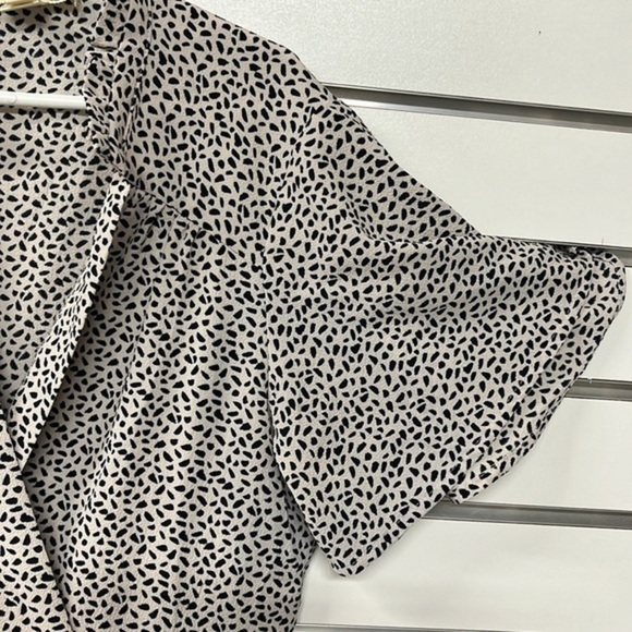 Monteau Los Angeles size small blouse‎ - Picture 3 of 5